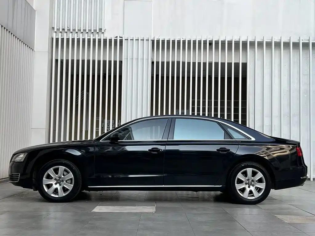 Audi A8 — миниатюра 4