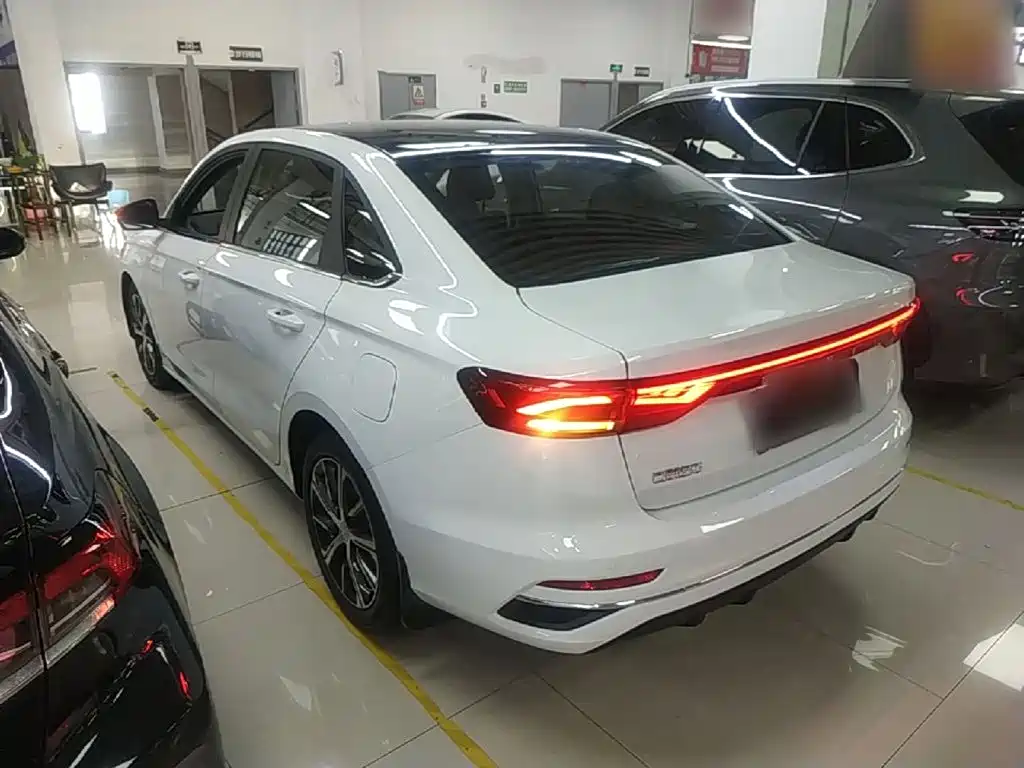 Geely Emgrand — миниатюра 5