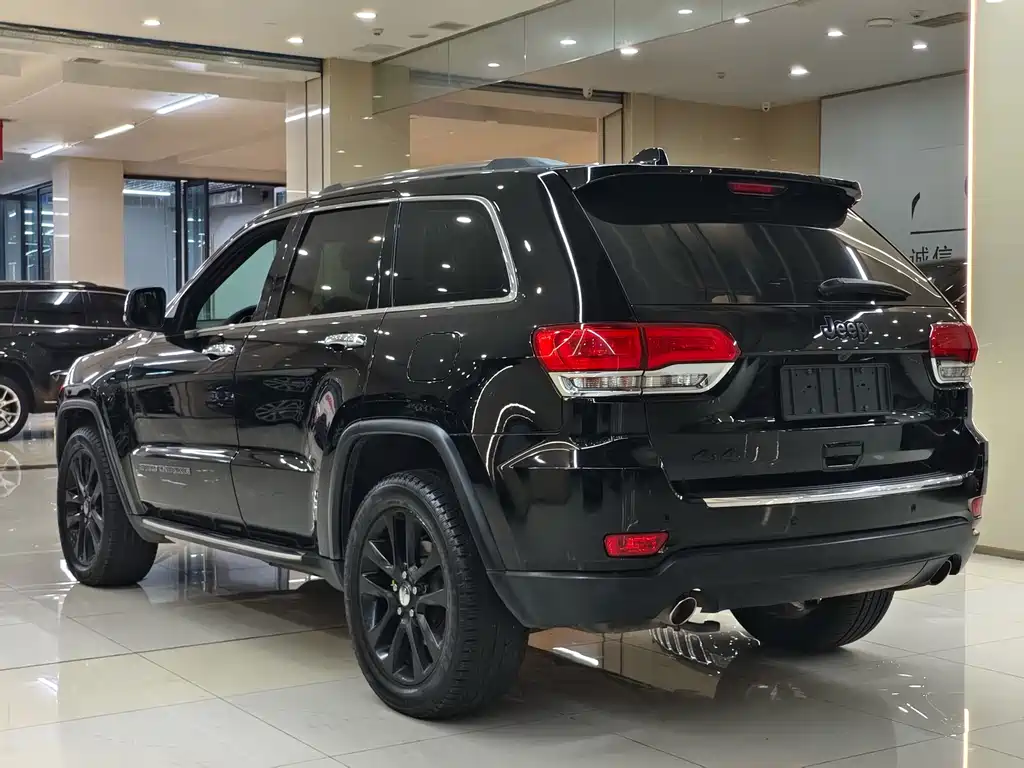 Jeep Grand Cherokee (Import) — миниатюра 15