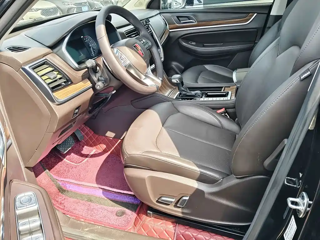 Roewe RX8 — миниатюра 4