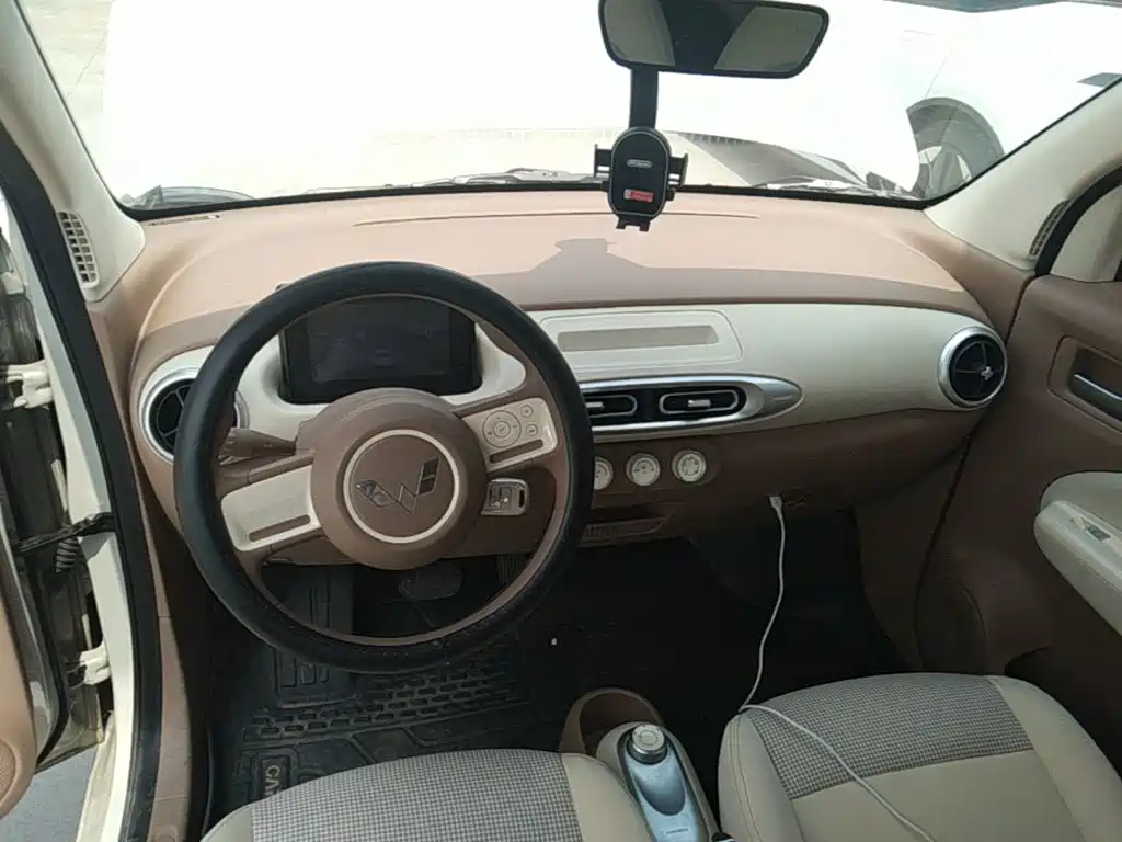 Wuling MINIEV — миниатюра 10