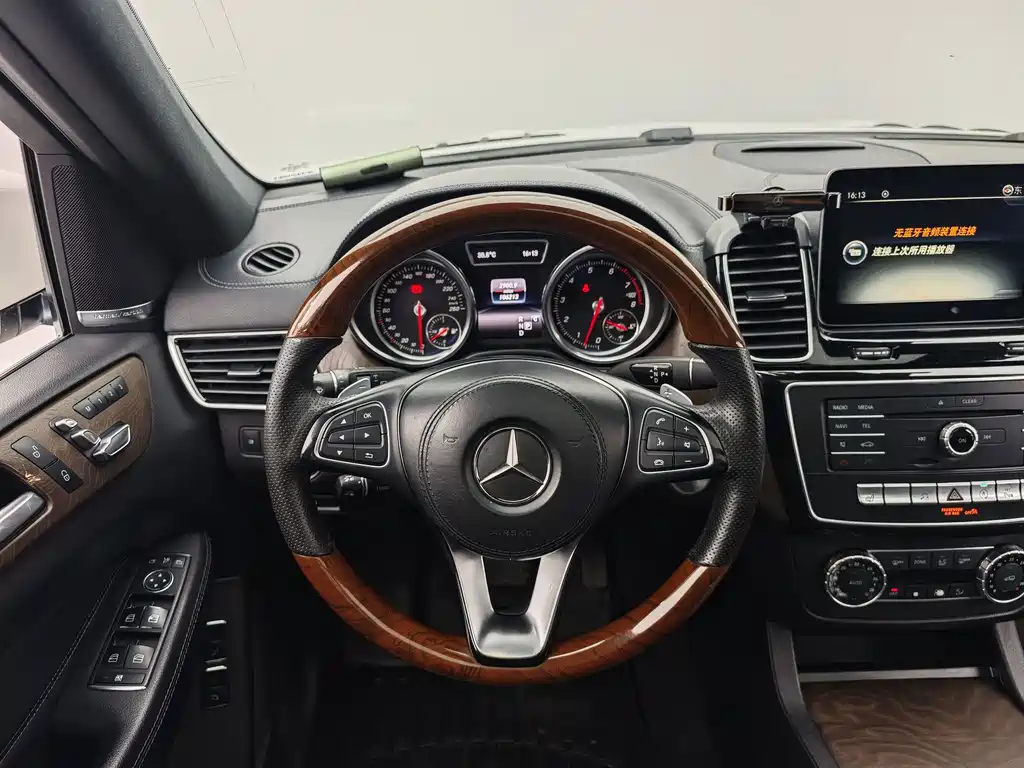 Mercedes-Benz GLS — миниатюра 7