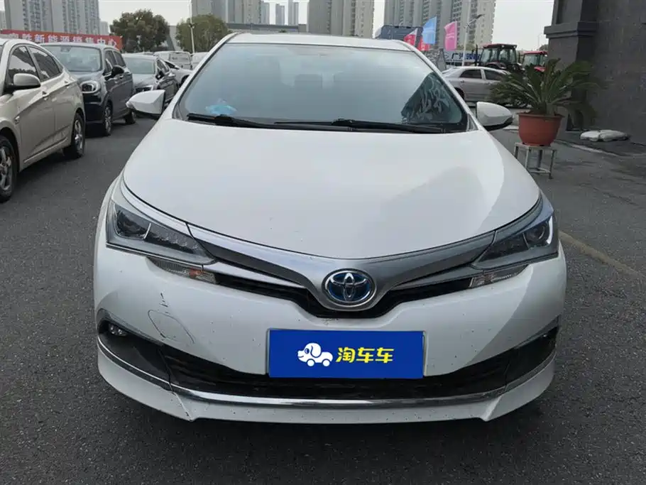 Toyota Corolla - фото 2