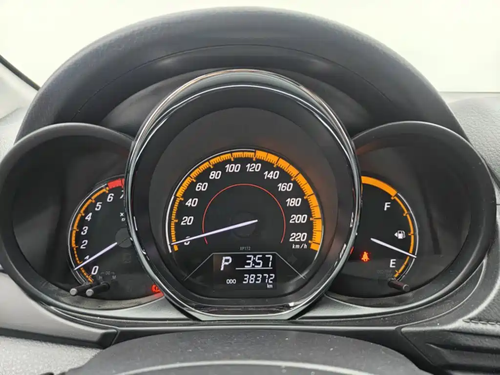 Toyota Yaris L — миниатюра 5