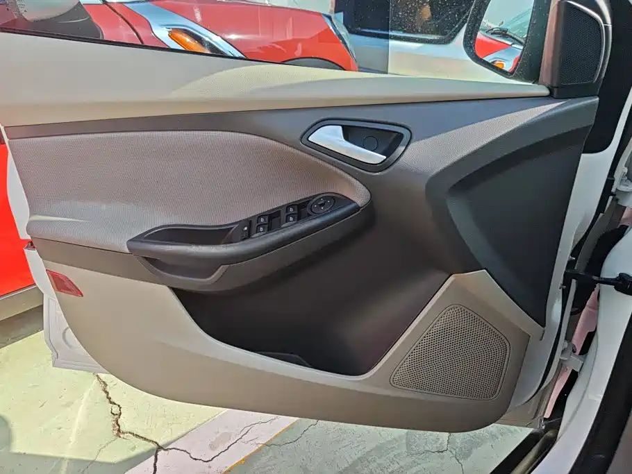 Ford Focus — миниатюра 7