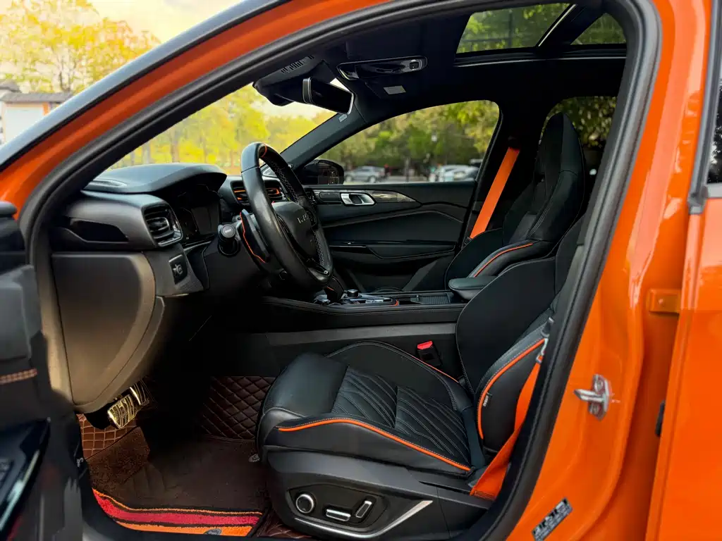 LYNK & CO. 02 HATCHBACK