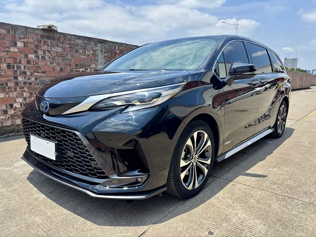 Toyota Granvia 2023