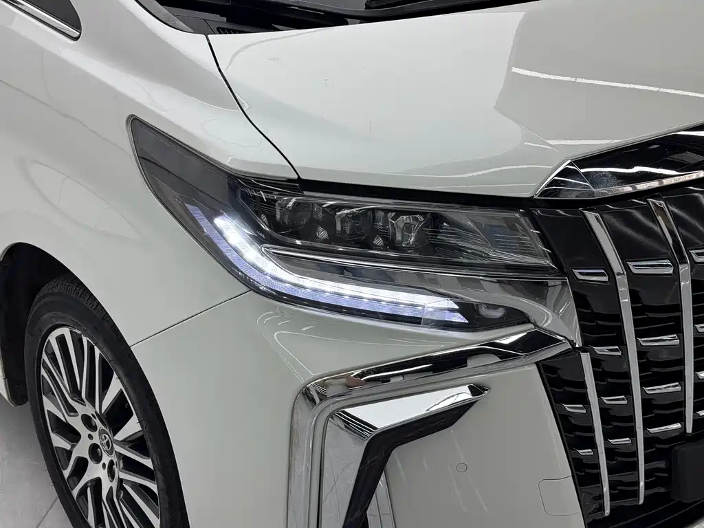 Toyota Alphard 2015 3.5L Luxury