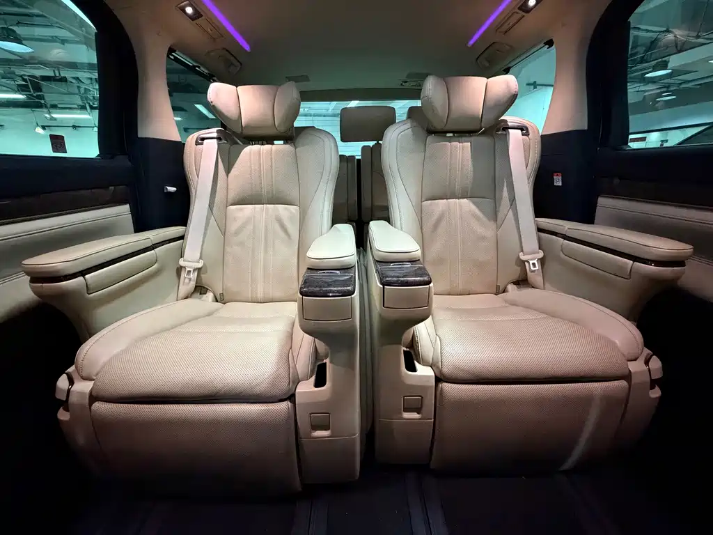 Toyota Alphard 2021 — фото 13