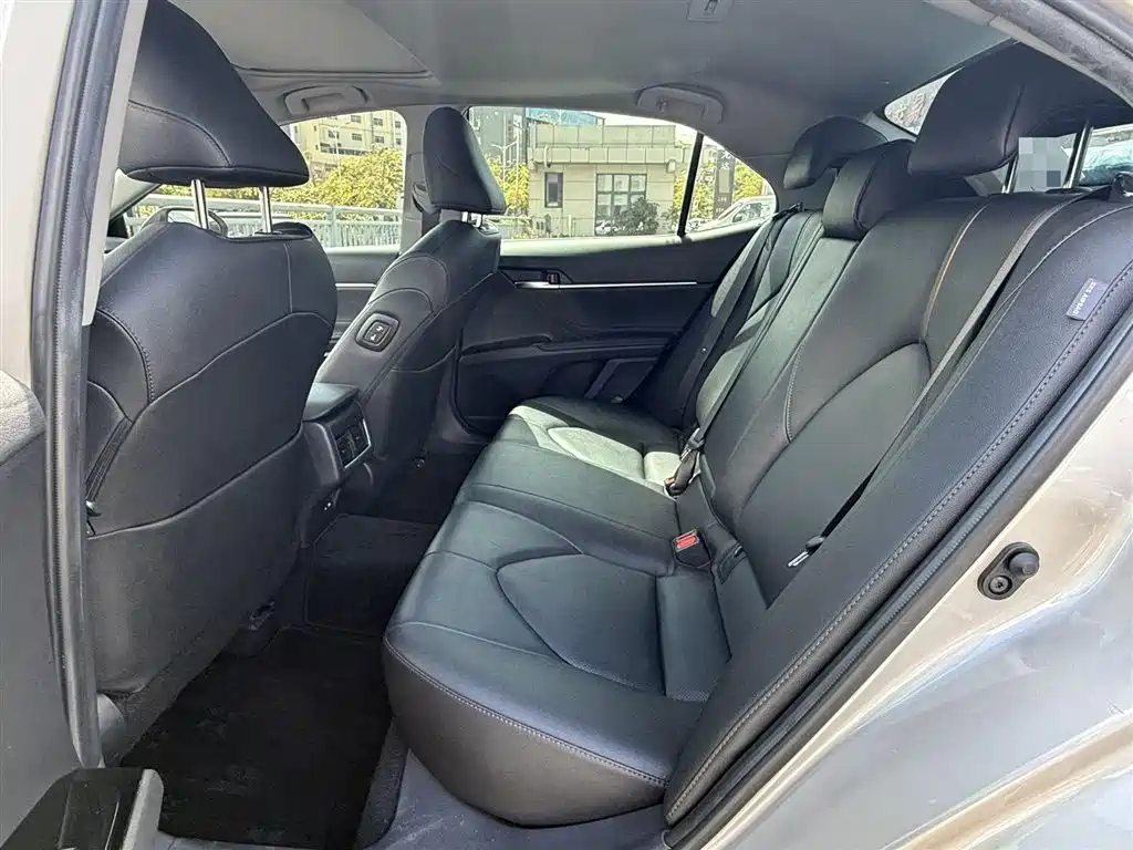 Toyota Camry 2021 2.0G Luxury
