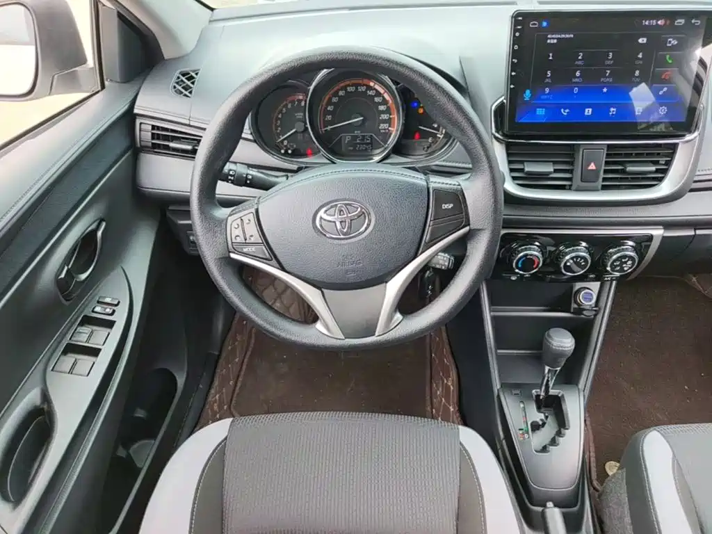 Toyota Yaris L — миниатюра 11
