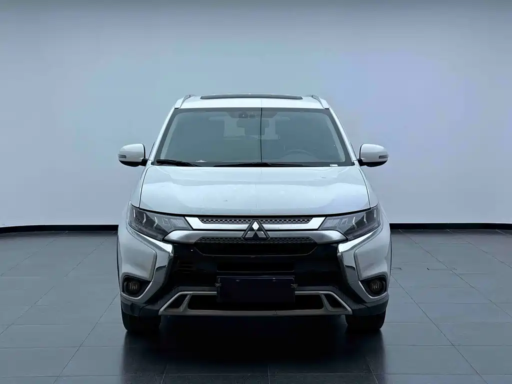 Mitsubishi Outlander — миниатюра 2