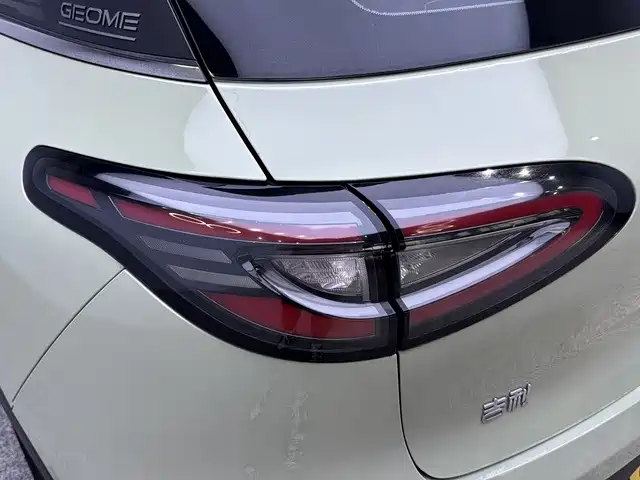 Geely Galaxy Xingyuan 2025 — фото 20