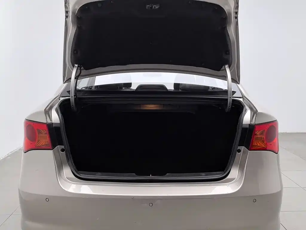 Roewe 350 — миниатюра 16