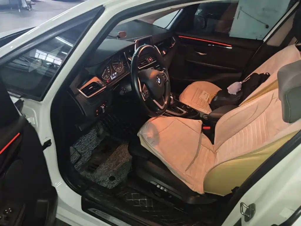 BMW 2 Series Active Tourer — миниатюра 16