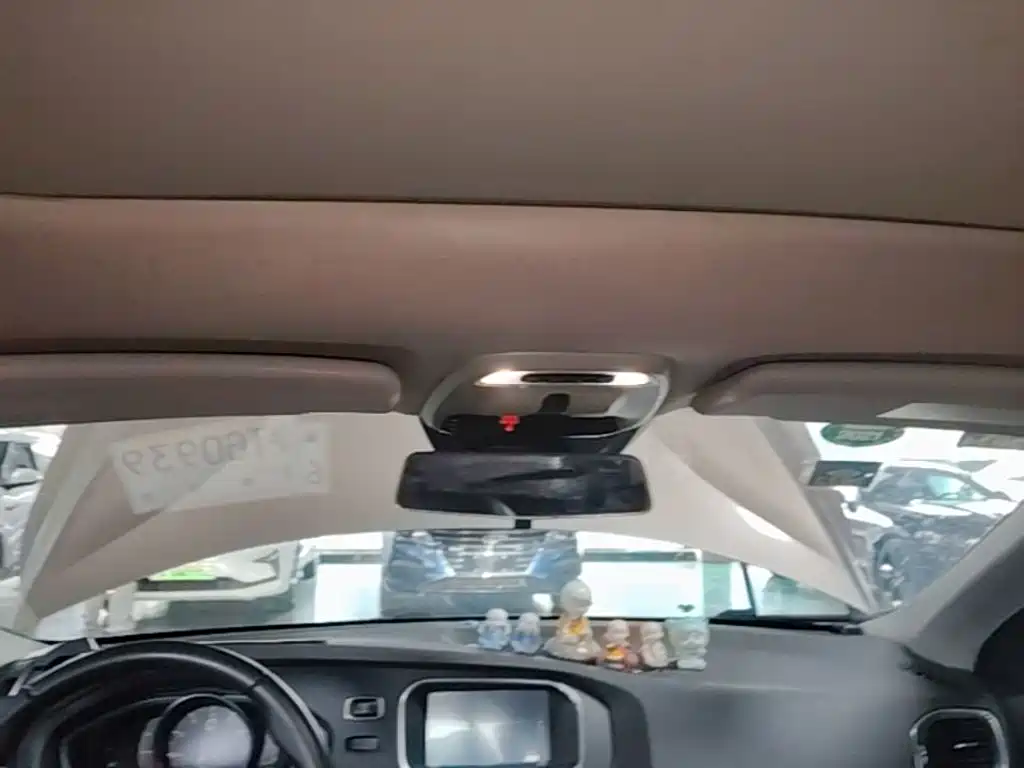 Volvo V40 — миниатюра 18