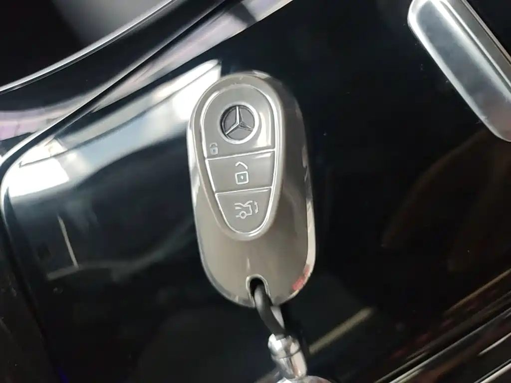 Mercedes-Benz C-Class — миниатюра 9