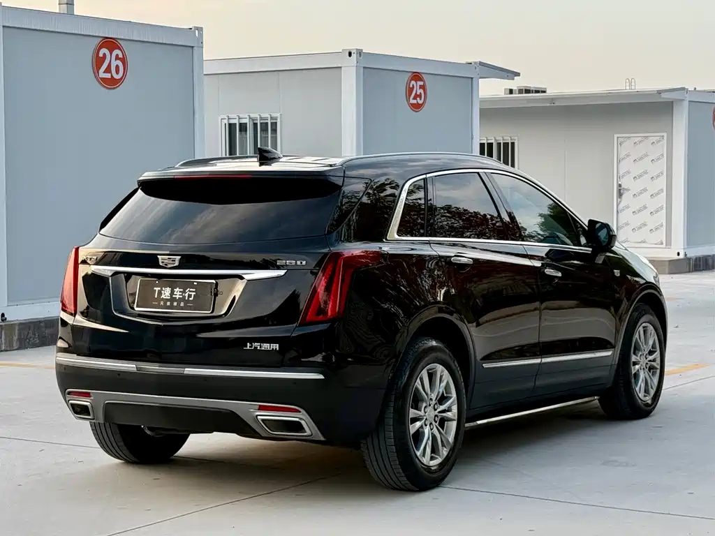 CADILLAC XT5