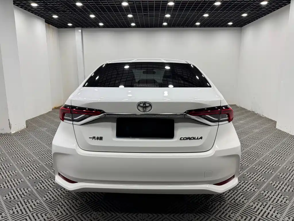 Toyota Corolla — миниатюра 8