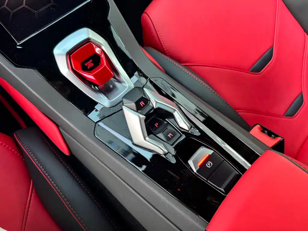 LAMBORGHINI HURACÁN