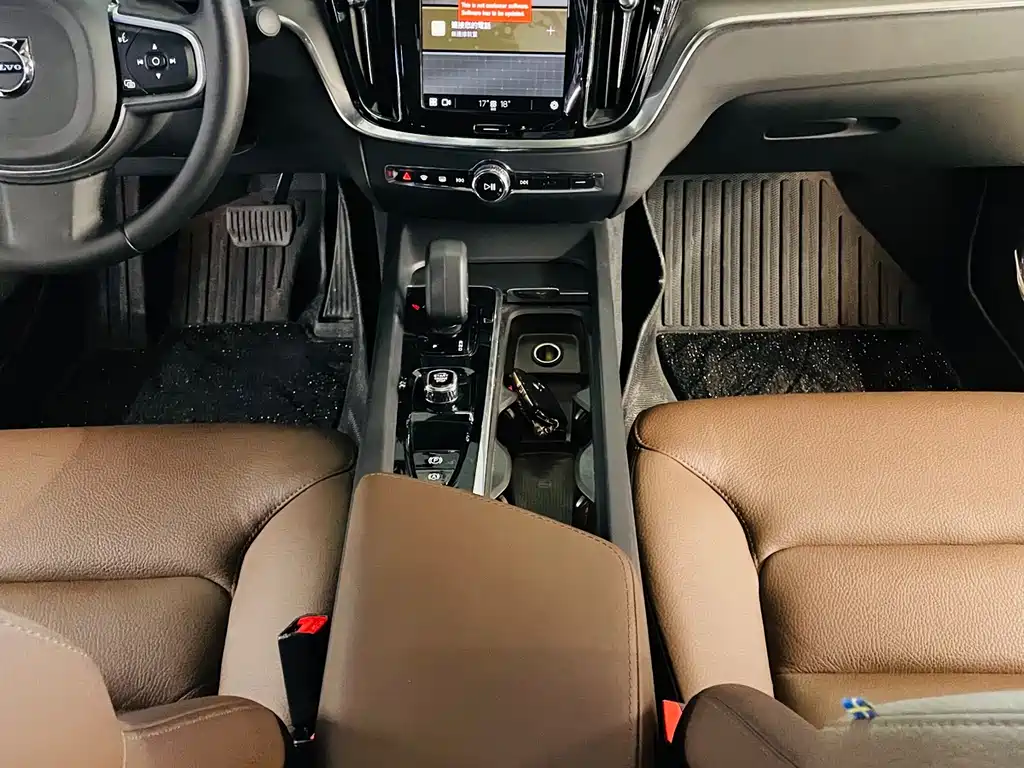 Volvo S60 2025 B4 Luxury