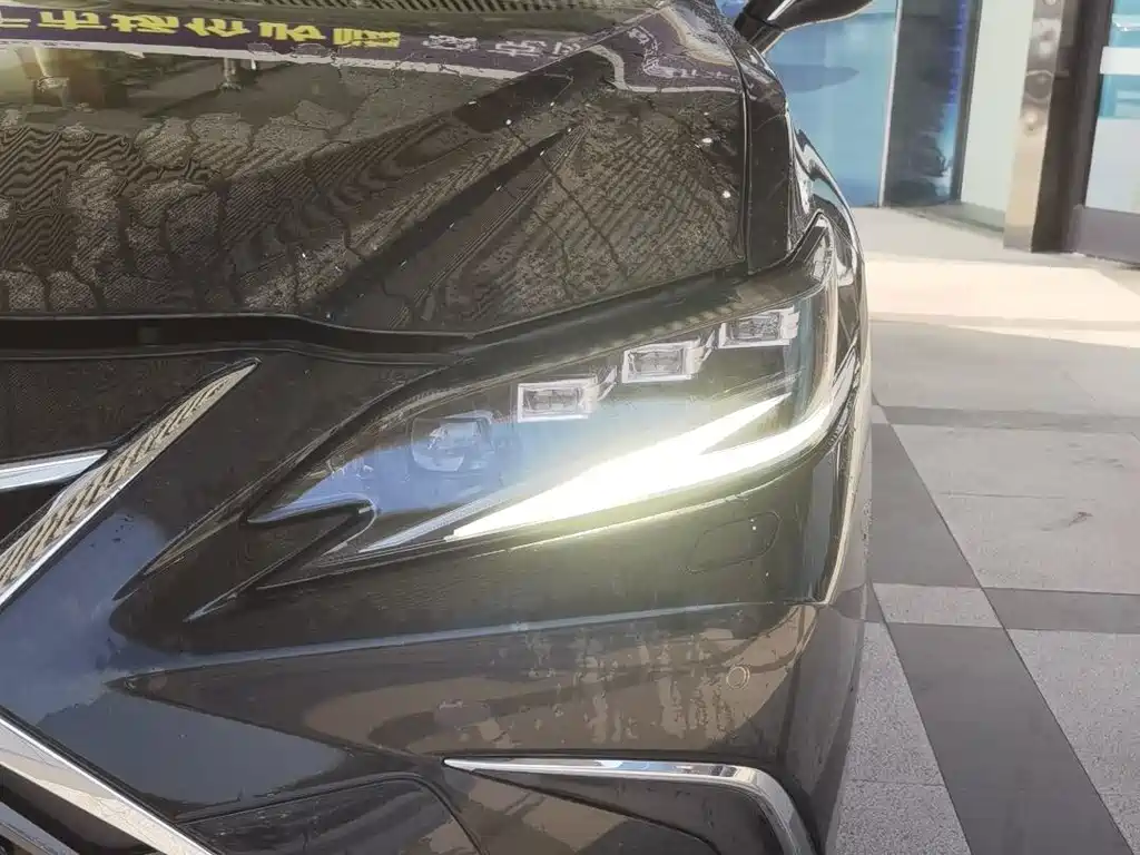 Lexus ES — миниатюра 6