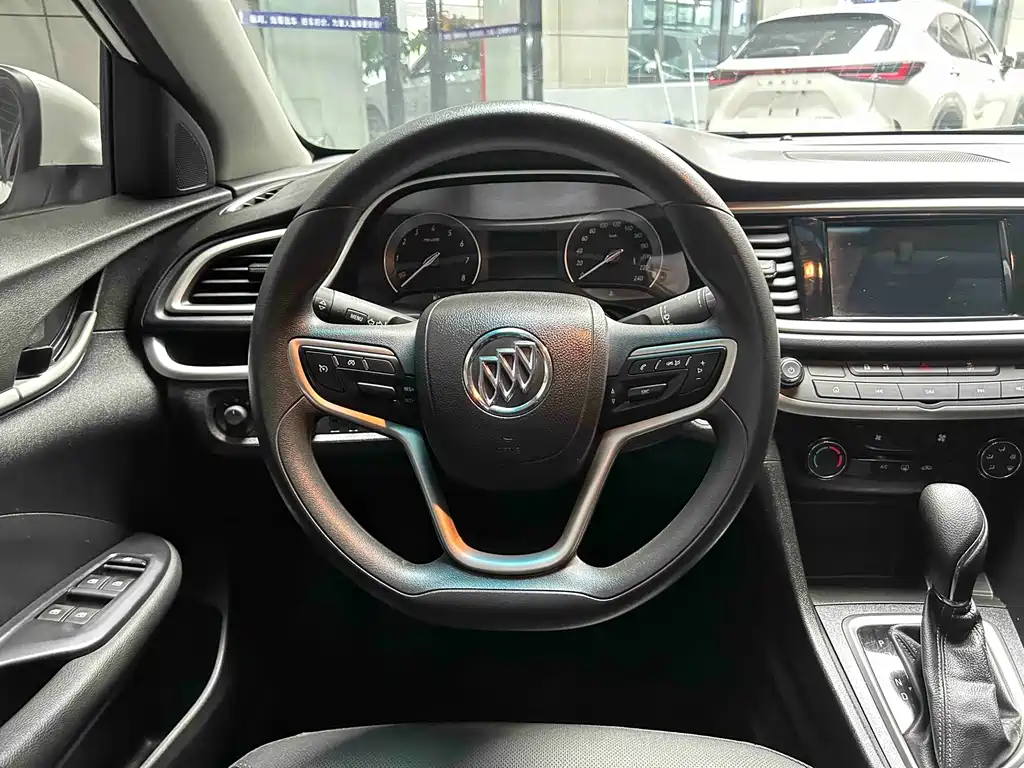 Buick Excelle — миниатюра 9