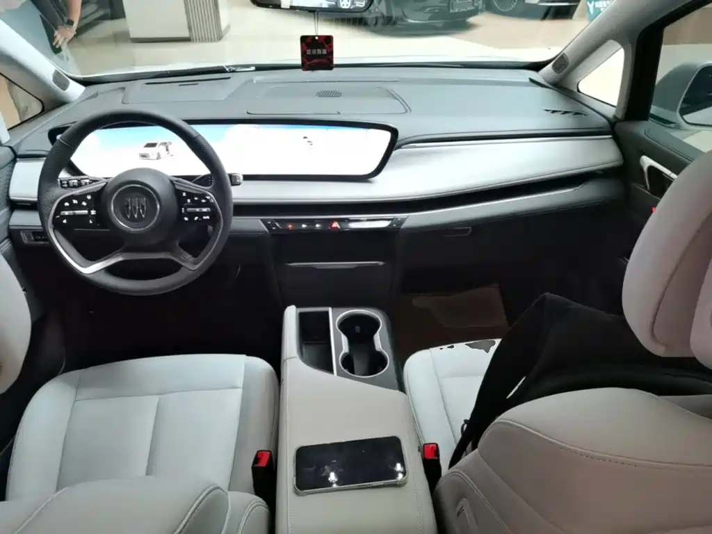 Buick GL8 — миниатюра 10