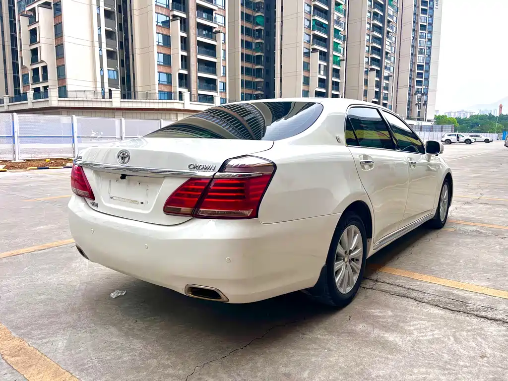 Toyota Crown 2012 2.5L Royal