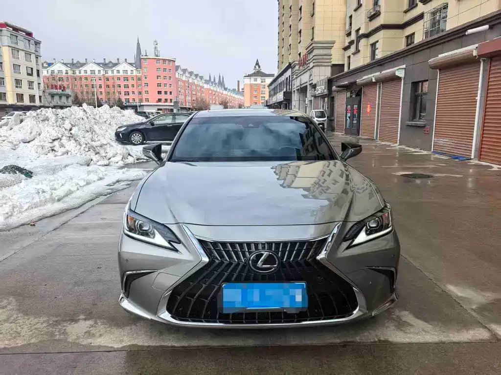 Lexus ES 2024
