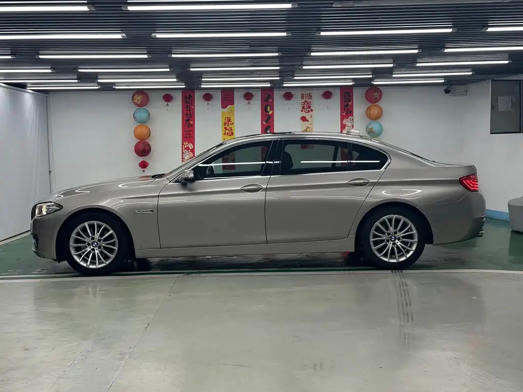 BMW 5 Series — миниатюра 4