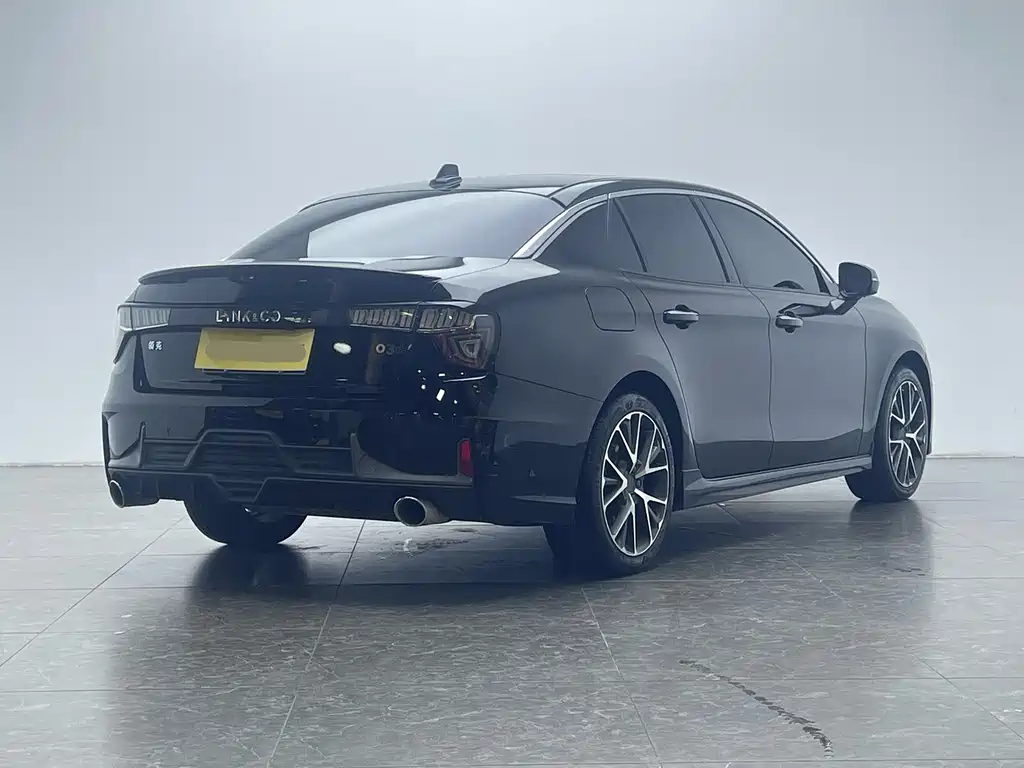Lynk & Co 03 — миниатюра 4