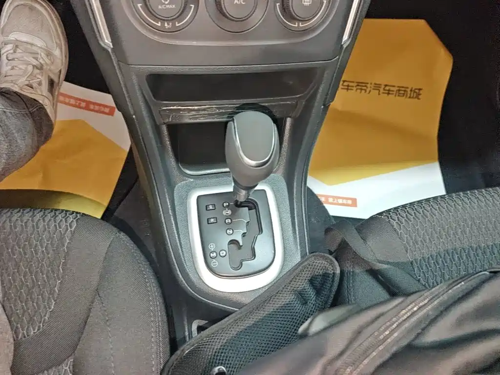 Peugeot 308 — миниатюра 14