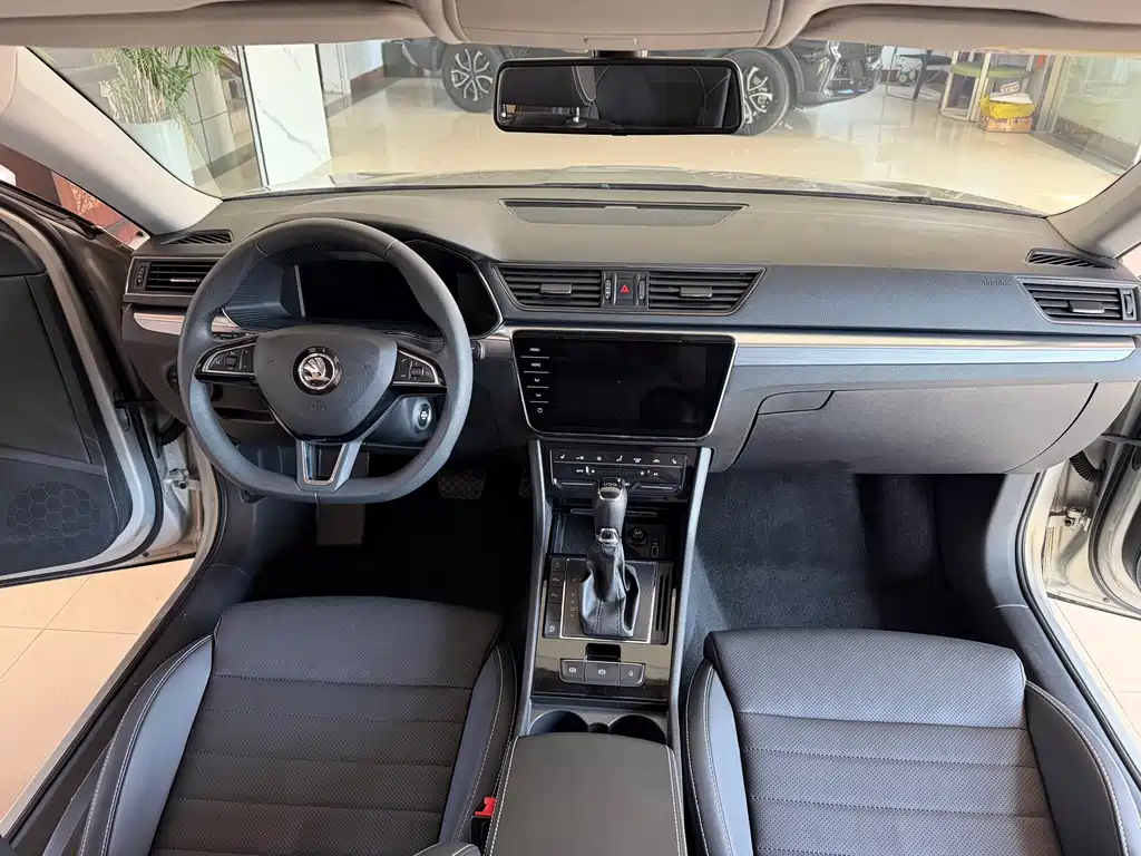 Skoda Superb — миниатюра 20