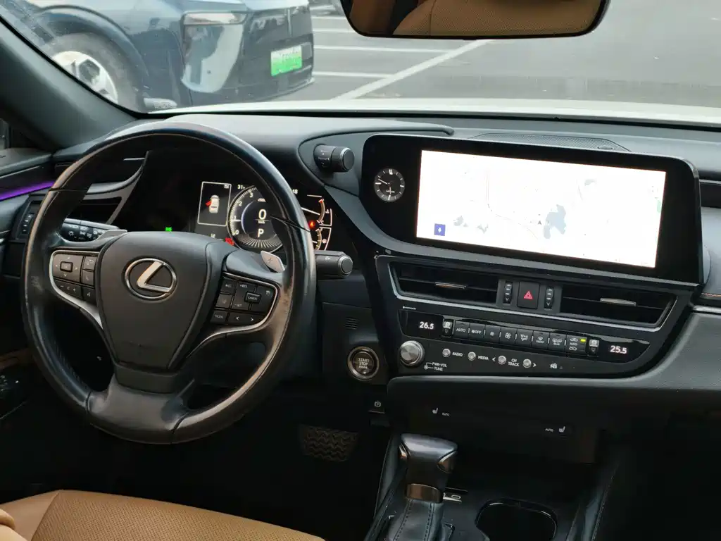 Lexus ES 2022 — фото 13