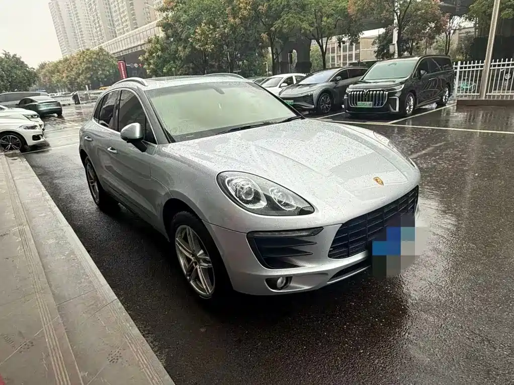 Porsche Macan — миниатюра 2