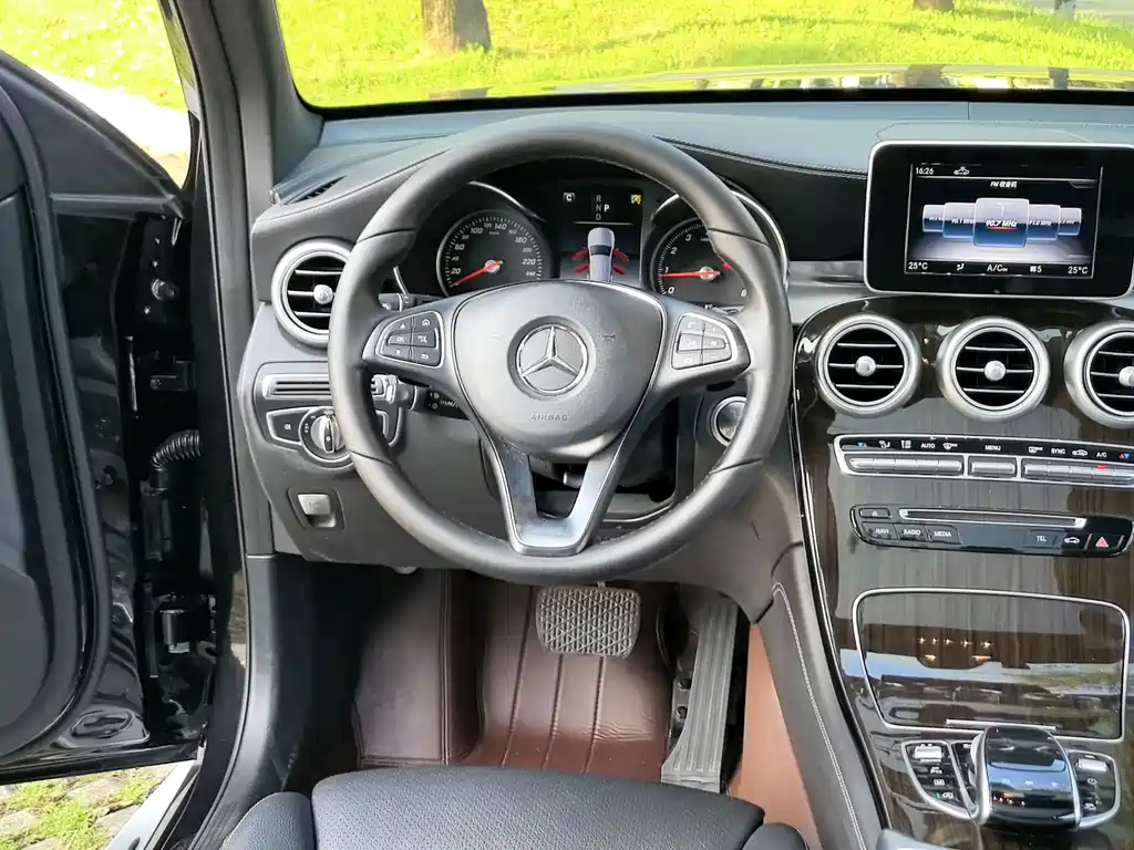 Mercedes-Benz GLC — миниатюра 8