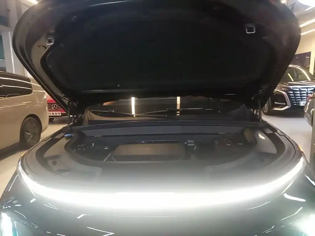 Li Auto Li L8 — миниатюра 20