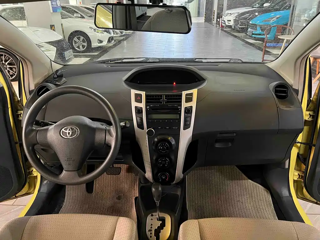 Toyota Yaris — миниатюра 4