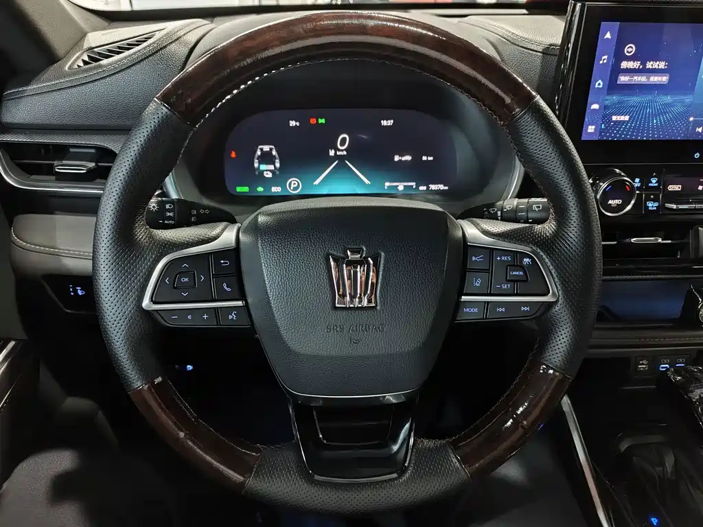 Toyota Crown Kluger — миниатюра 10