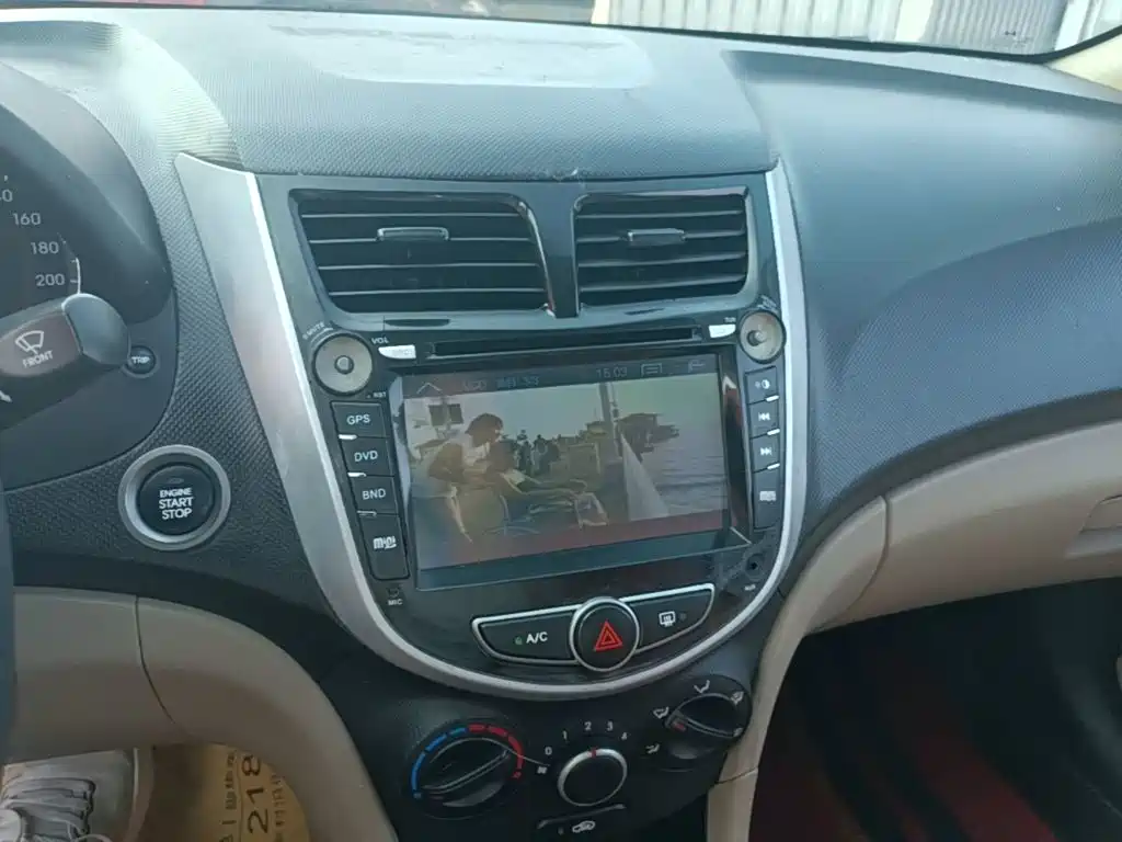 Hyundai Verna — миниатюра 13
