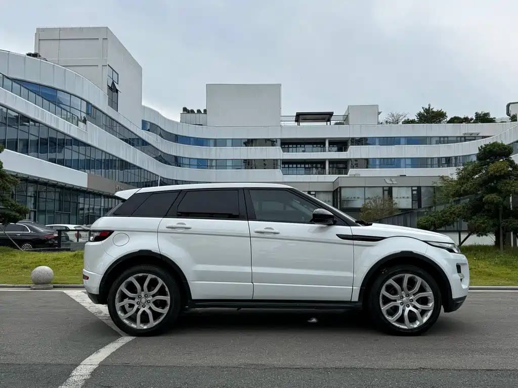 Land Rover Evoque (Import) — миниатюра 4