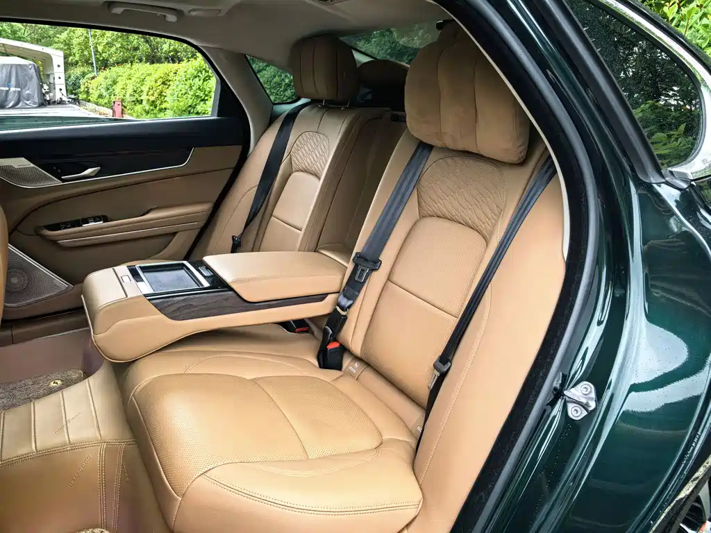 Jaguar XFL — миниатюра 12