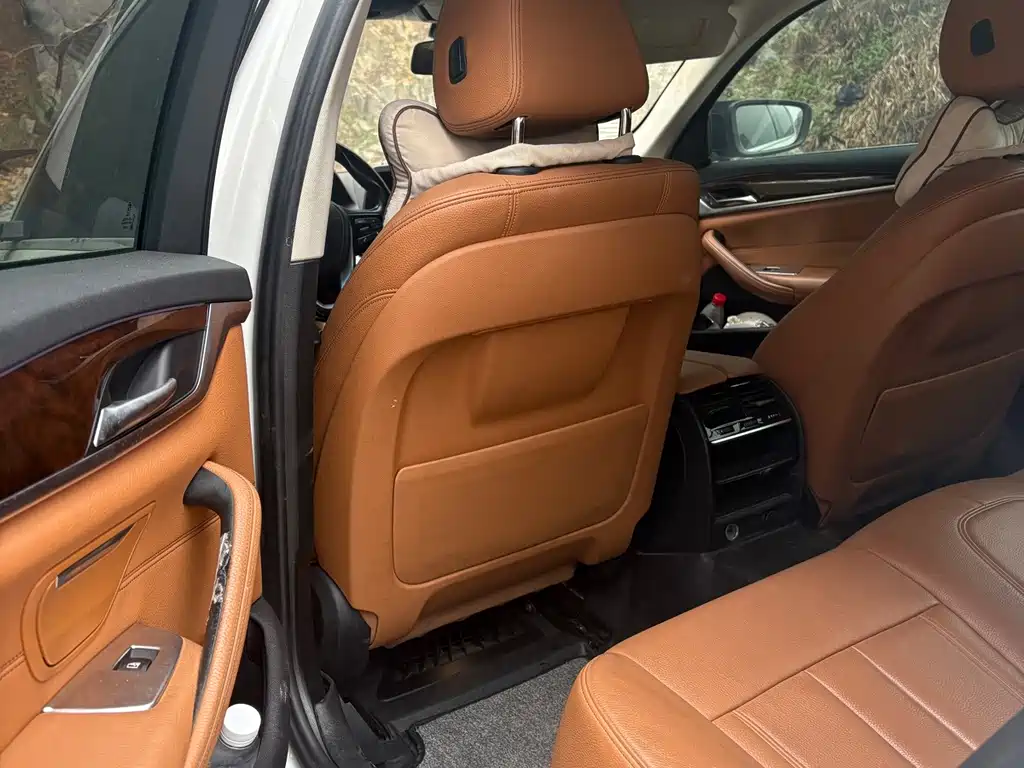 BMW 5 Series — миниатюра 4