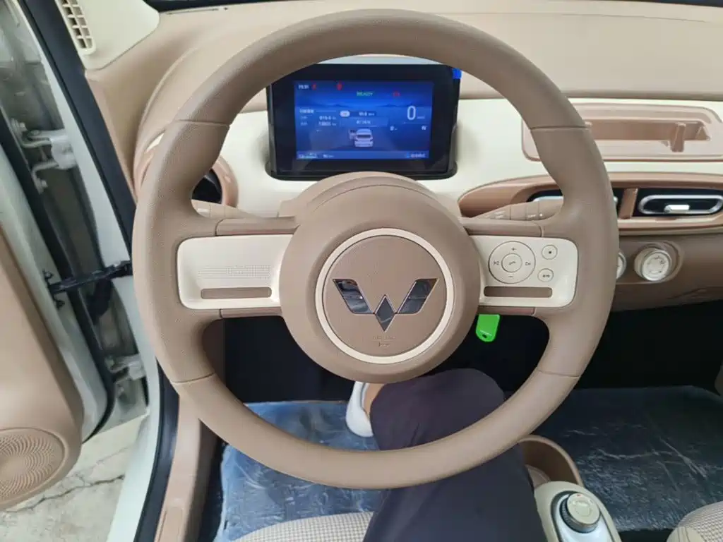 Wuling MINIEV — миниатюра 11