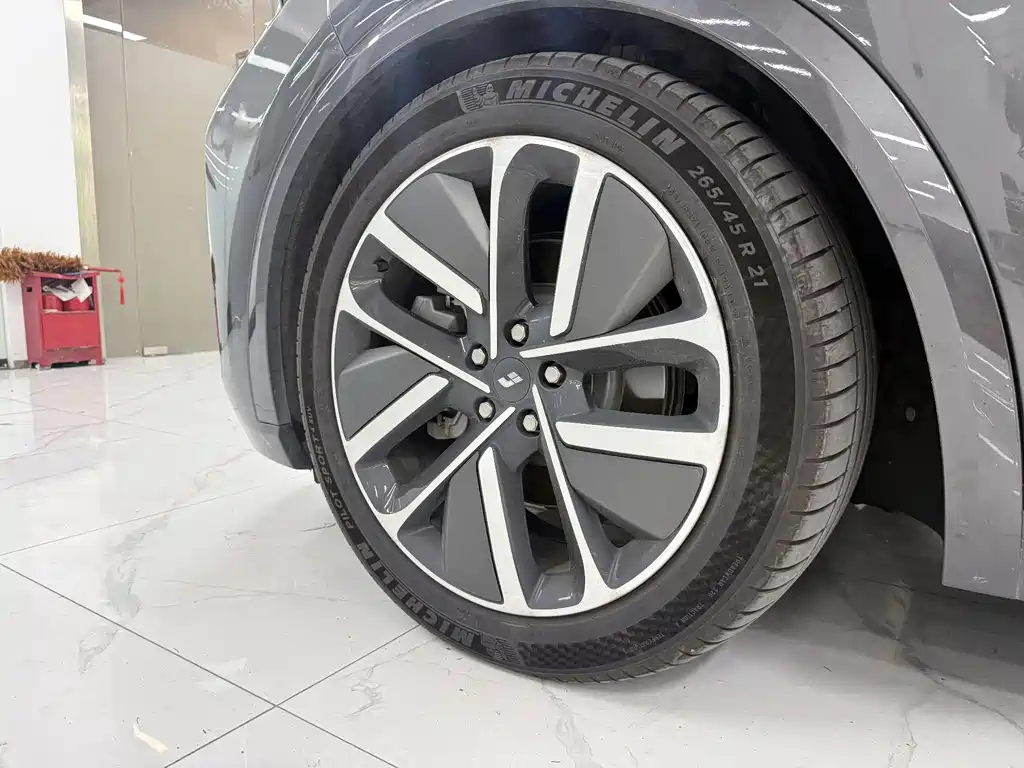 Li Auto Li L8 — миниатюра 7