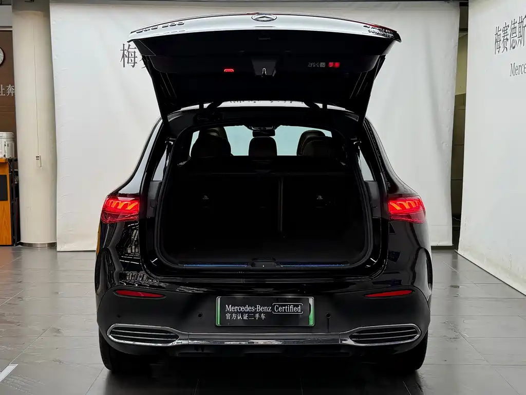 Mercedes-Benz EQE SUV — миниатюра 6