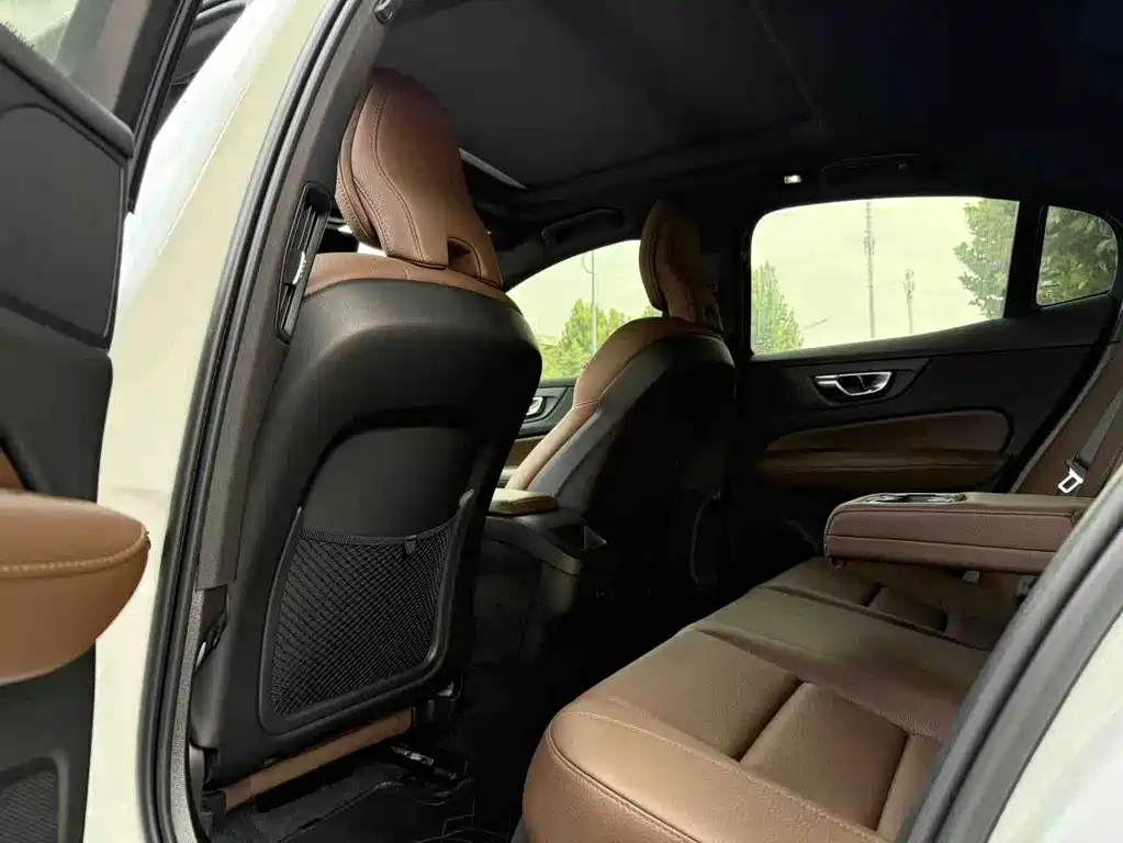 Volvo S60 — миниатюра 9