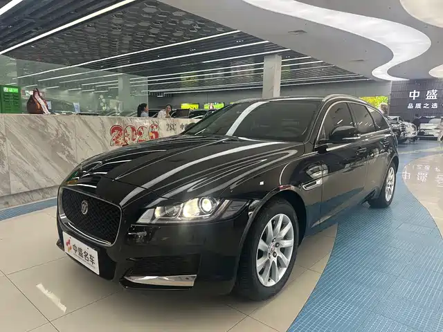 Jaguar XF 2018 XF Sportbrake 2.0 T 250 PS 4 WD — фото 1