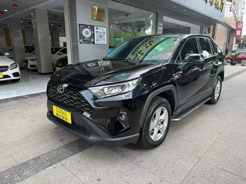 Toyota RAV4 — миниатюра 2